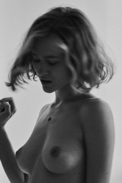 Diana Діана breasts by Pavlo Protsenko
