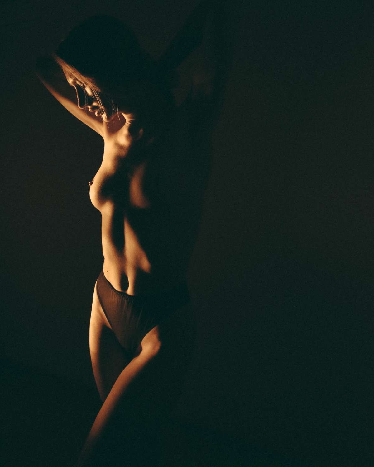Yana Azarova tits shadows